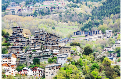 طراﺑزون: بوابة التاريخ والجمال على البحر الأسود